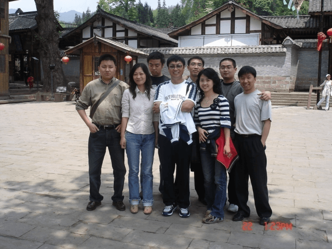 2006年 公司上里古镇游